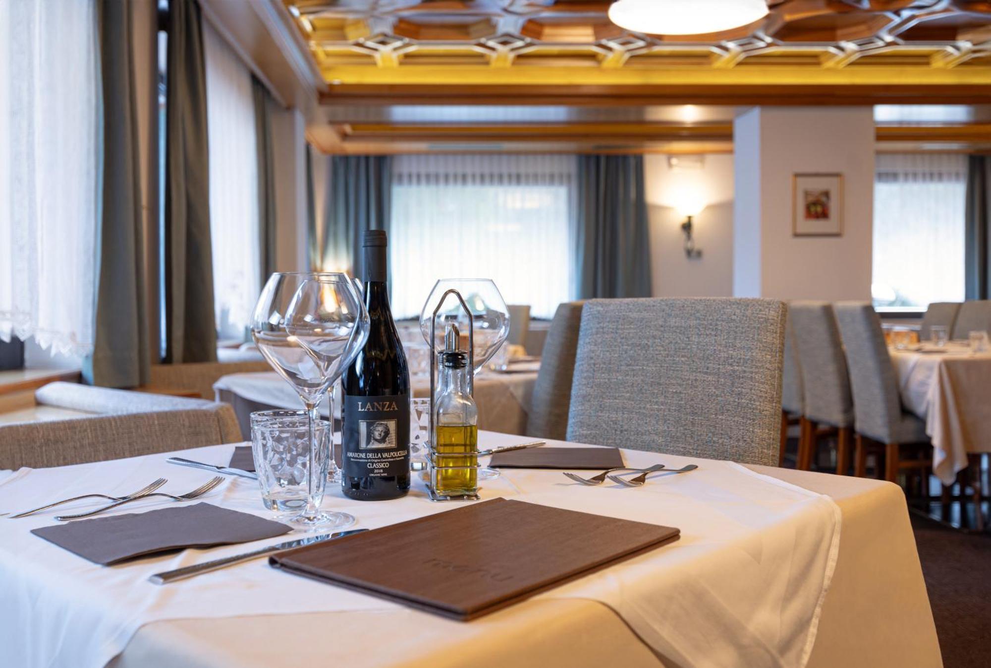 Hotel Engel Canazei Eksteriør bilde